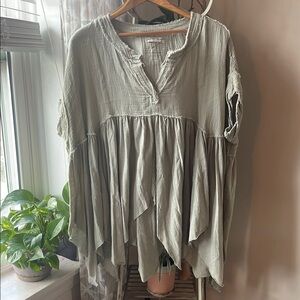 Free people - Green Flowy Top Sz small